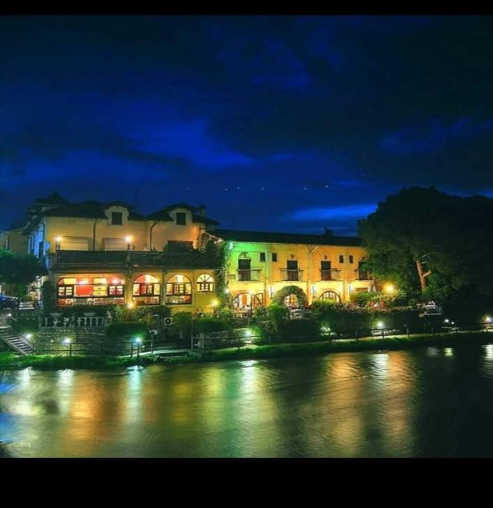 La Casa Di Edo Hotel Goito  Buitenkant foto
